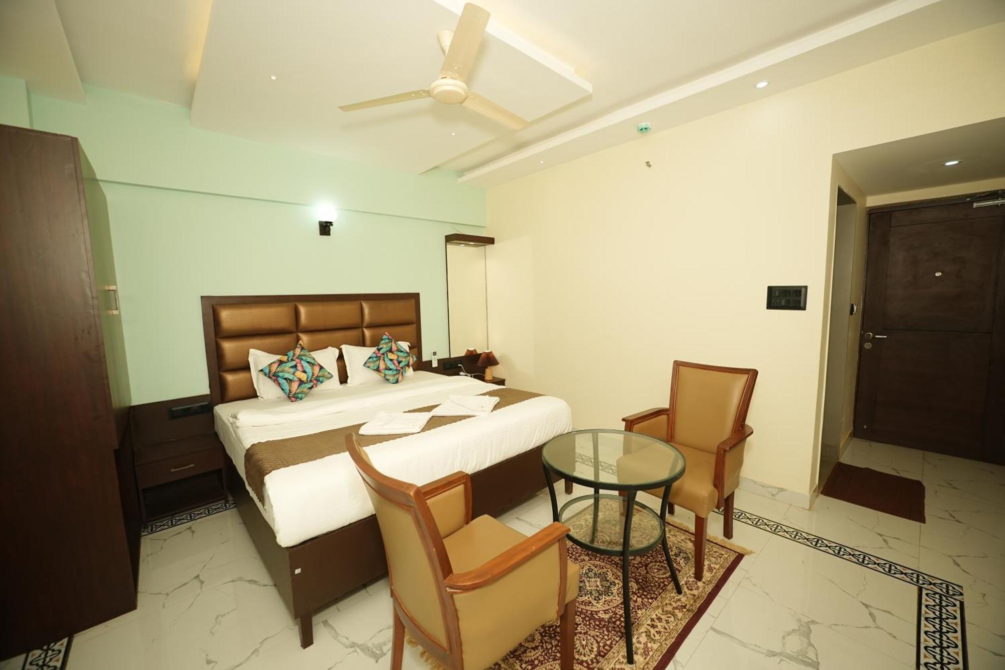 Saikiran Hotel Mapusa Eksteriør bilde